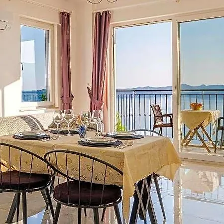 Hotel Ay Isigi